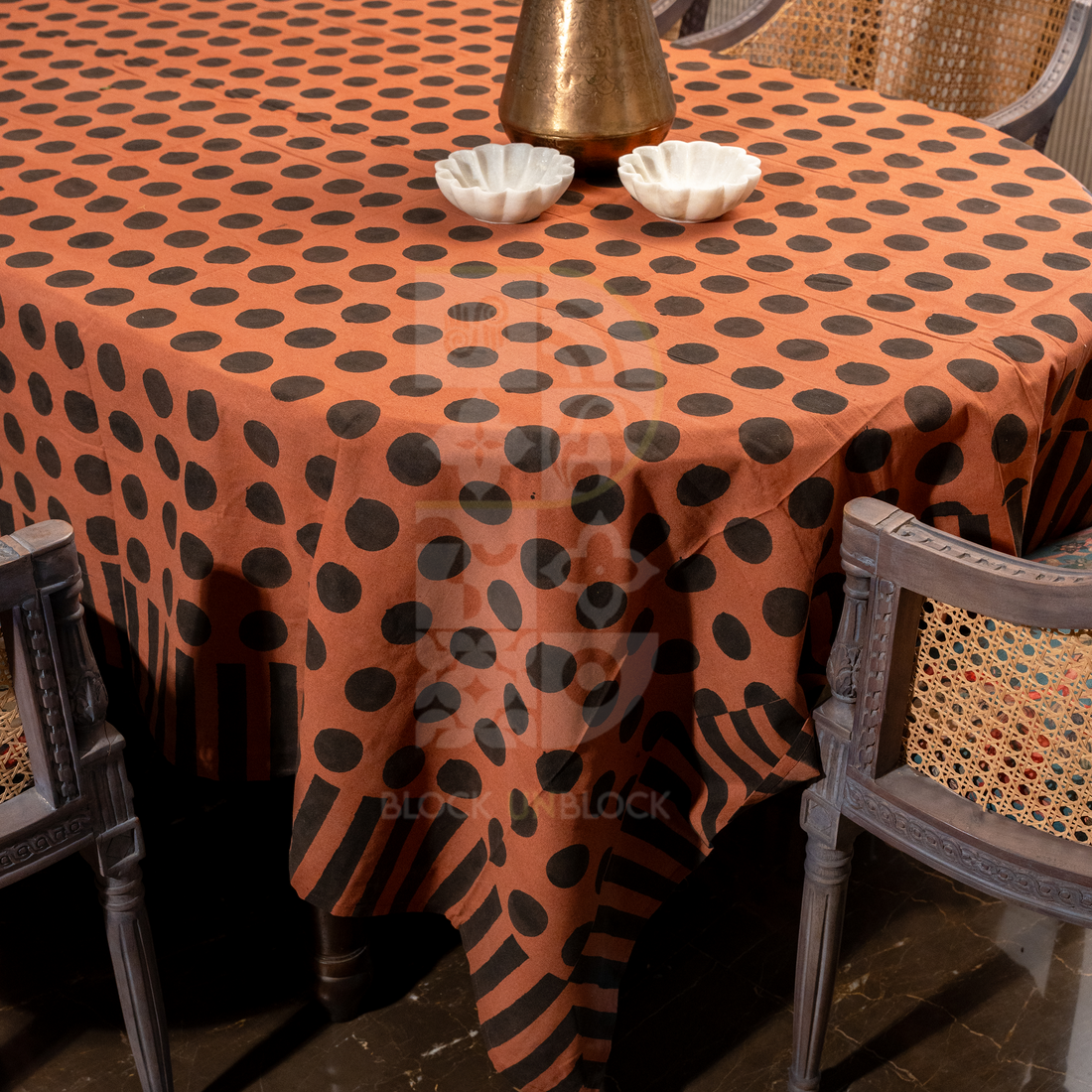 TABLE CLOTH
